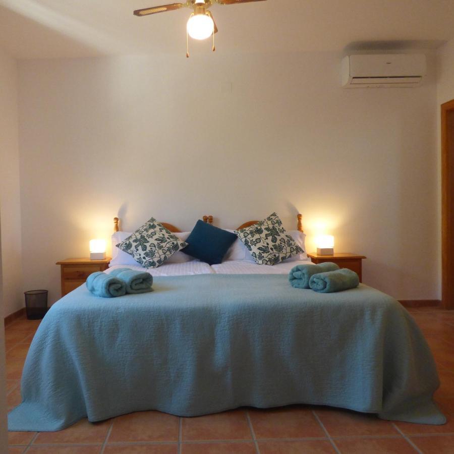 Cortijo Rocas Altas Villa อิซนาฮาร์ ภายนอก รูปภาพ